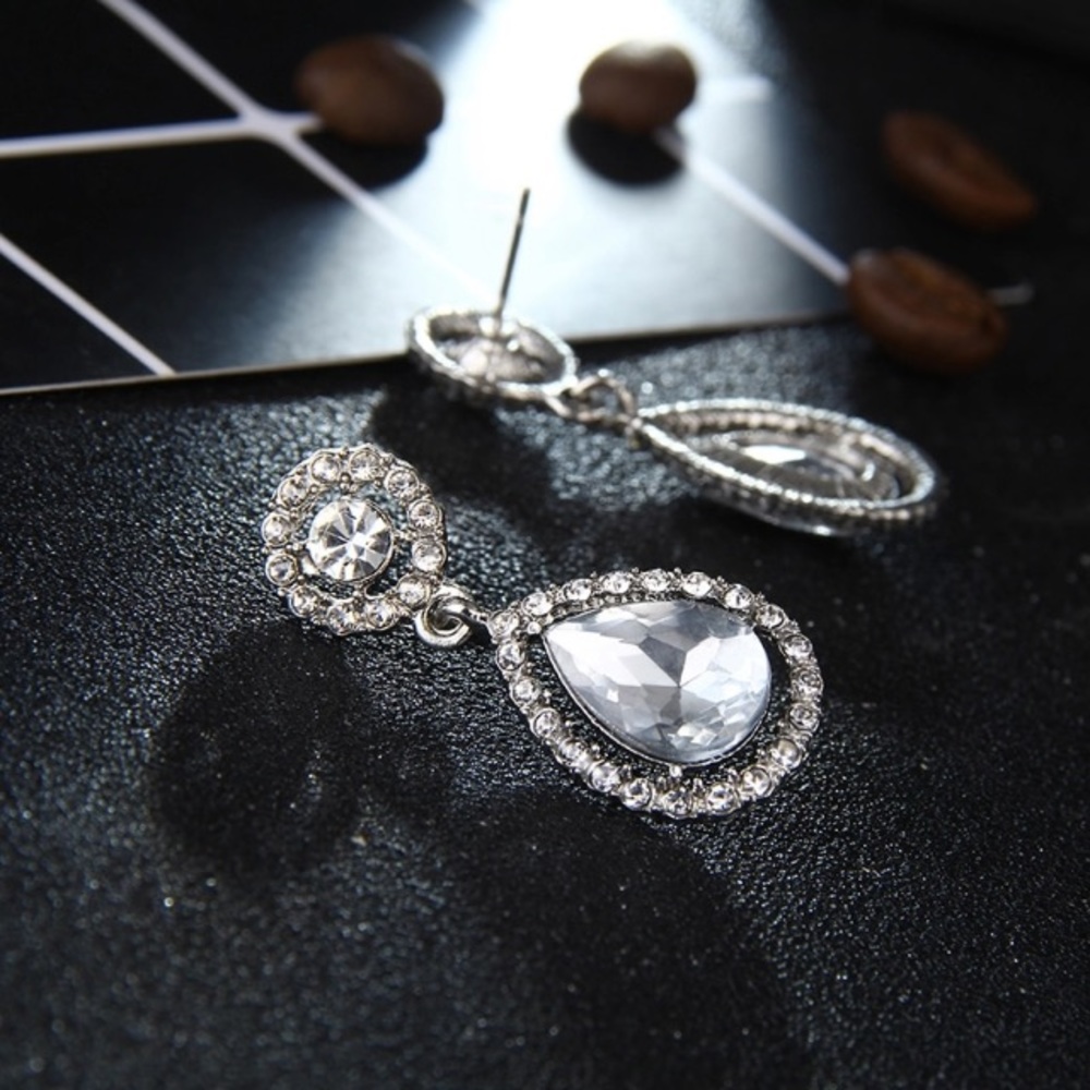NEW!💙💎TEARDROP SPARKLERS!  RHINESTONE DROPS!💎💙 - Picture 3 of 7